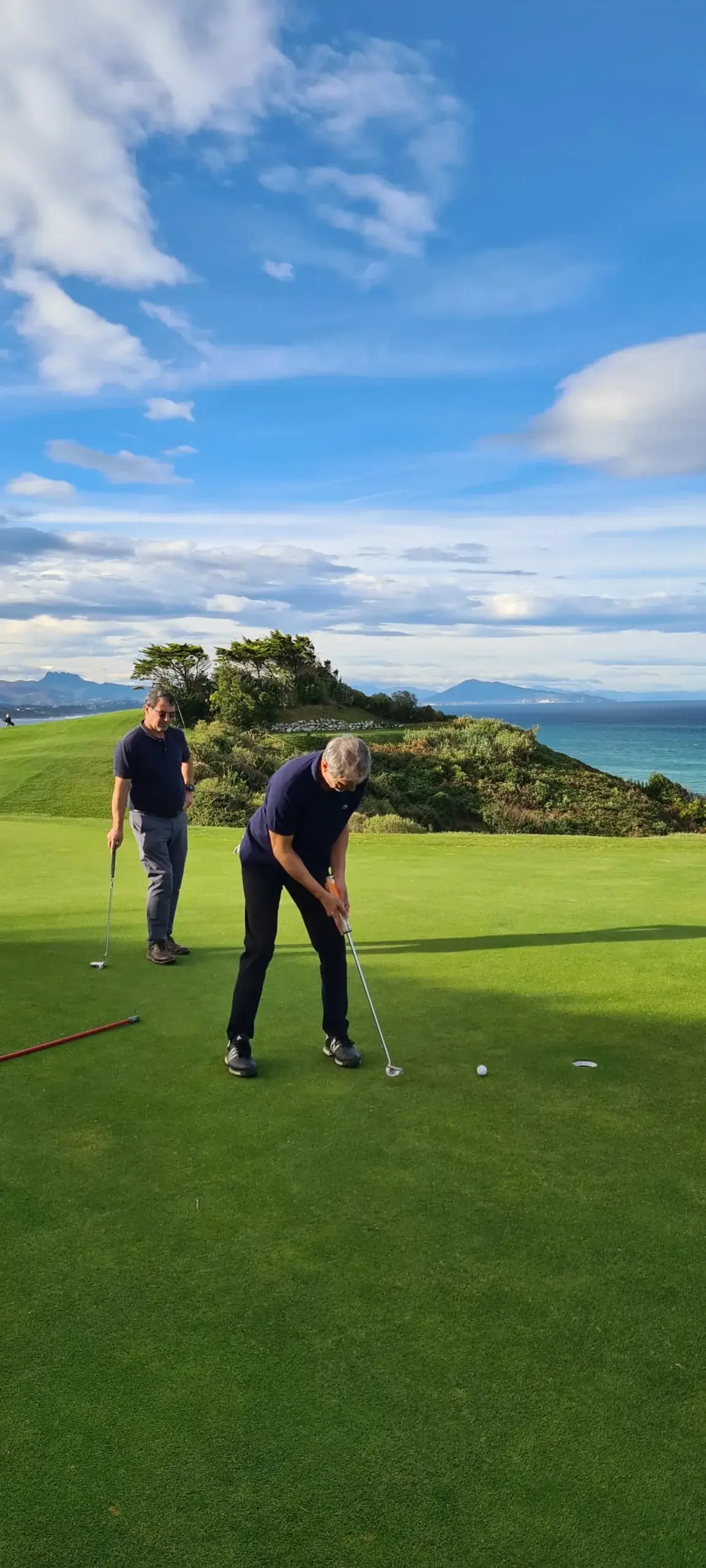2 golfeurs putting golf ilbarritz